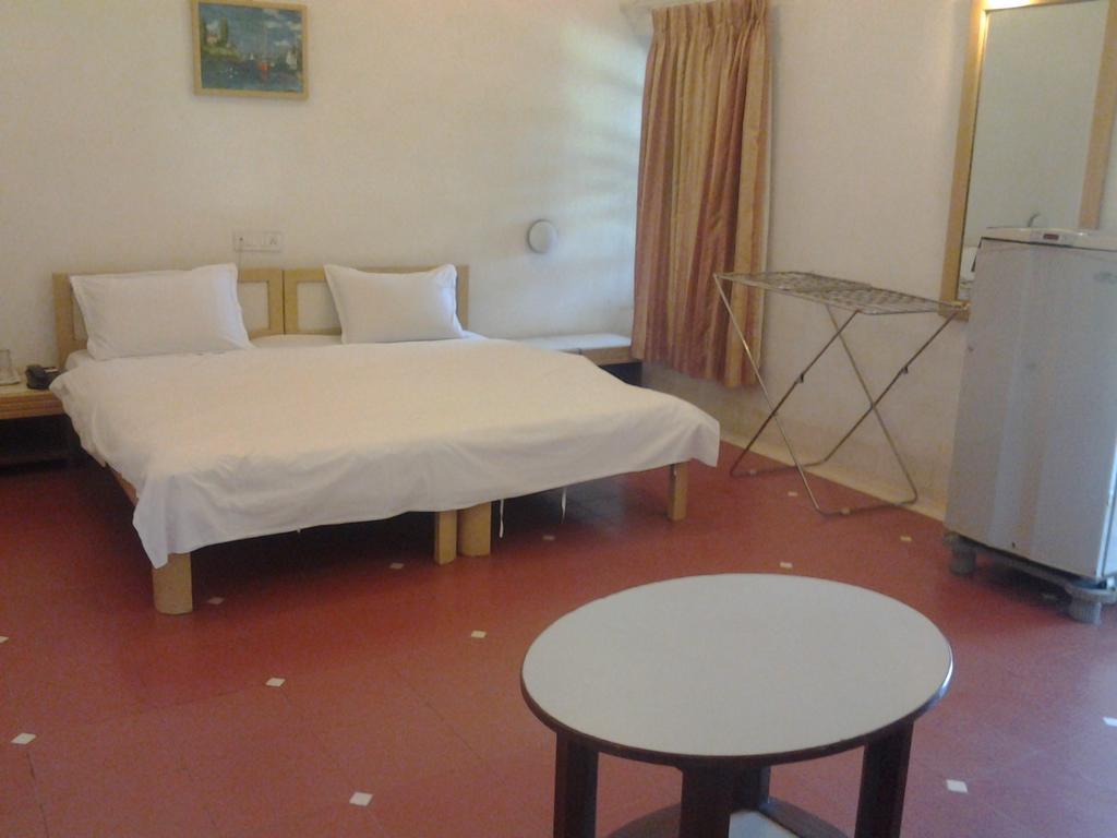 Golden Swan Beach Resort Murud  Exterior photo