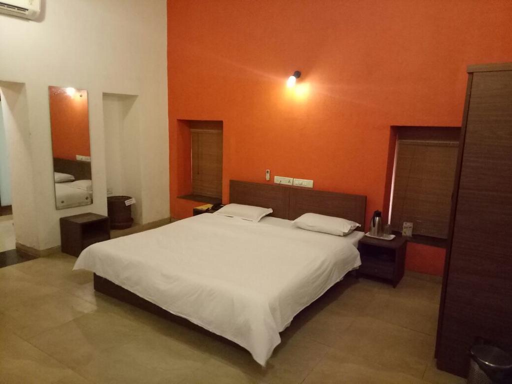 Golden Swan Beach Resort Murud  Exterior photo