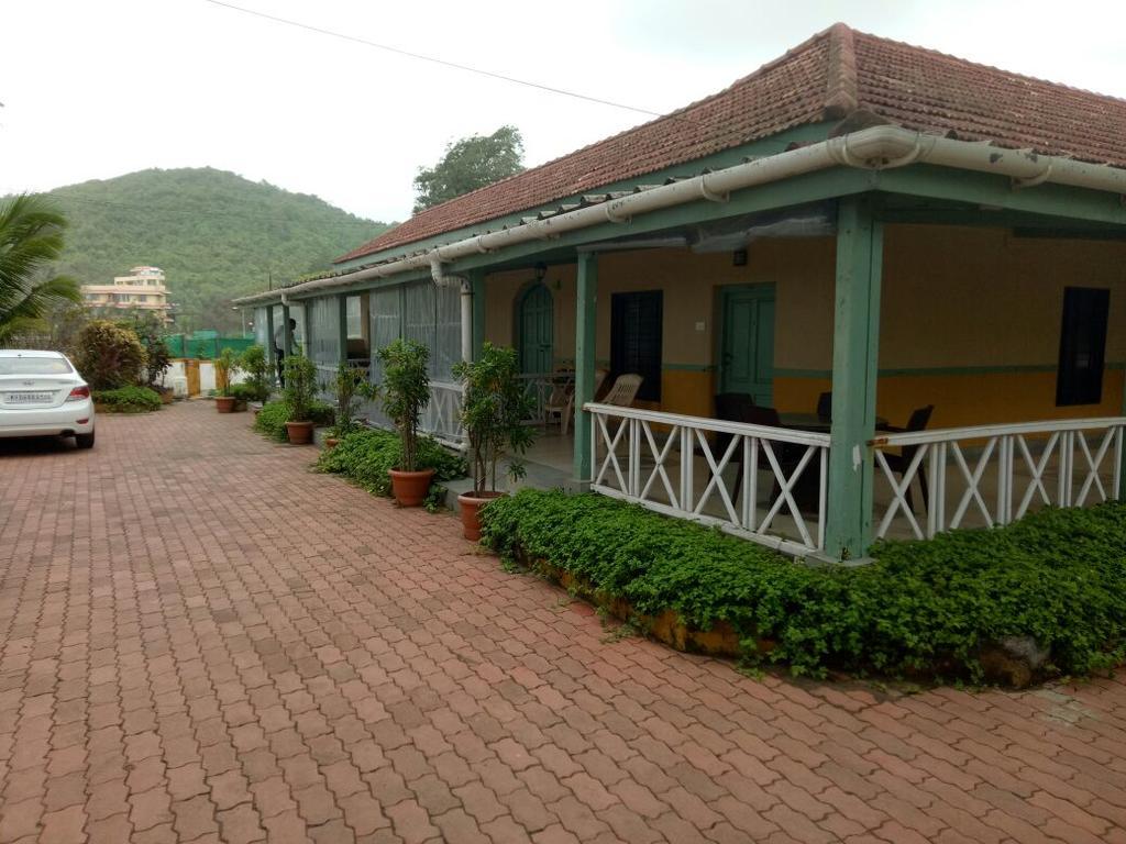 Golden Swan Beach Resort Murud  Exterior photo